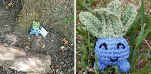 Pokemon karakterlerini örüp sokağa bırakıyor