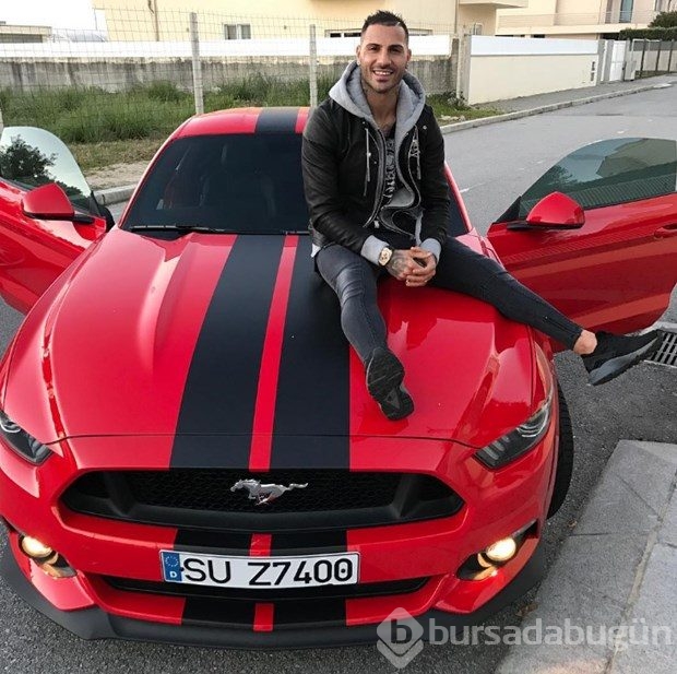 Ünlüler ve lüks otomobilleri