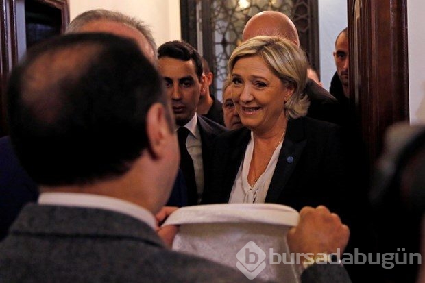 Le Pen ile müftü arasında başörtüsü krizi
