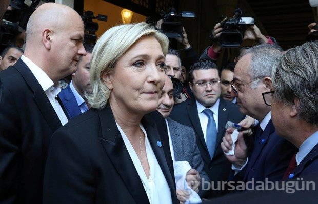 Le Pen ile müftü arasında başörtüsü krizi