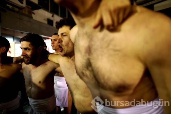 Çıplak Adam Festivali'ne 10 binden fazla erkek katıldı