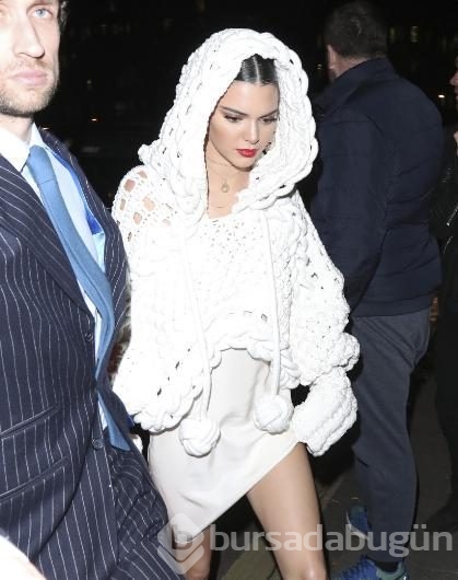 Kendall Jenner'ın altın dişleri olay oldu!