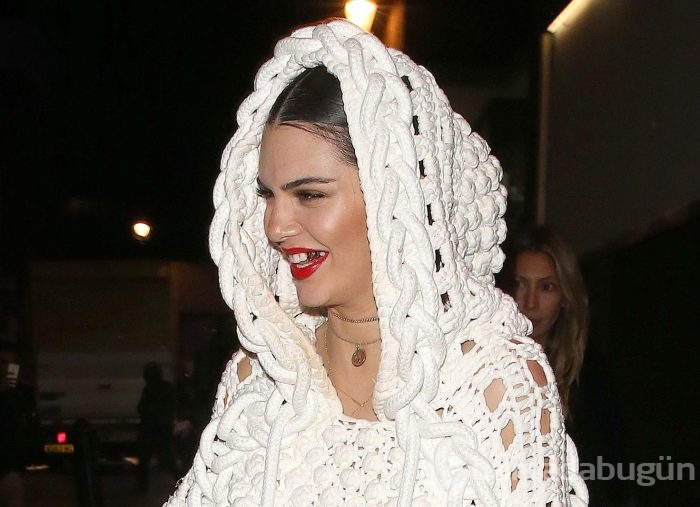 Kendall Jenner'ın altın dişleri olay oldu!