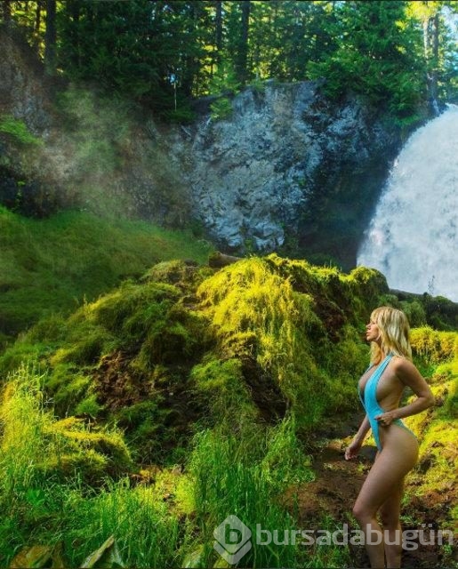 Playboy modelinin doğa yürüyüşü fotoğrafları sosyal medyayı sallıyor