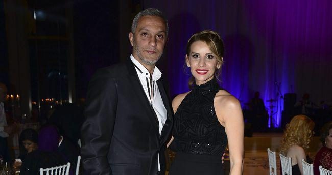 Esra Erol'un evini silahla bastı!