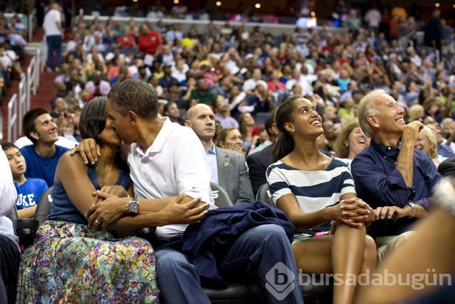Barack ve Michelle Obama'nın 15 karede aşkları