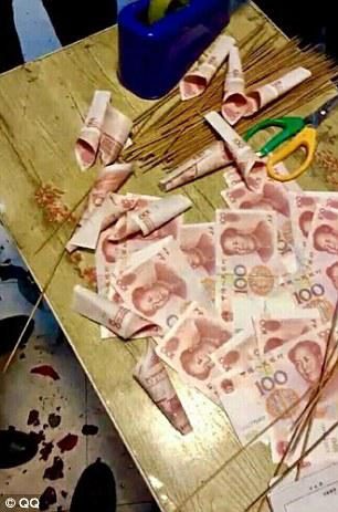 Sevgilisi için para buketi yaptırdı!