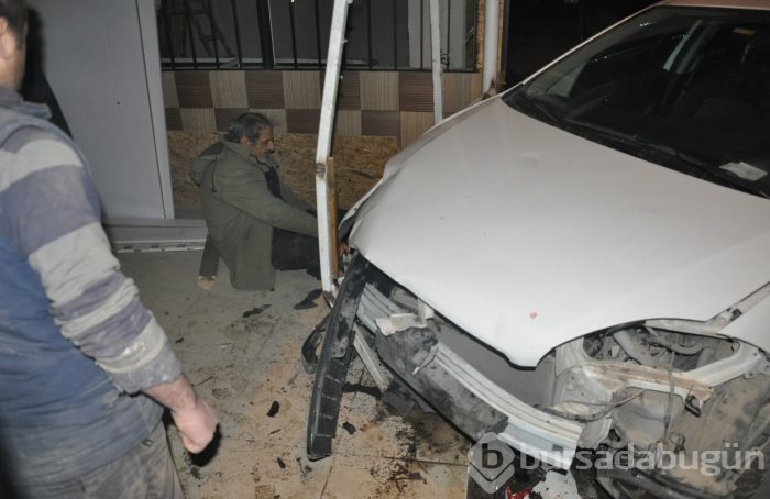 Bursa'da zincirleme kaza: 2 yaralı 