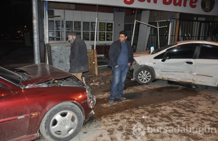 Bursa'da zincirleme kaza: 2 yaralı 