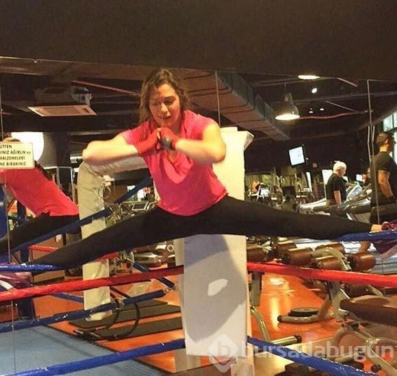 Özge Borak Van Damme'ı rakip seçti