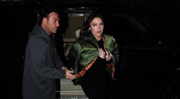Hadise saklanarak saatlerce bekledi ama...