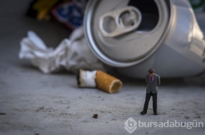 Oyuncak figürlerle yaratıcılığını konuşturdu