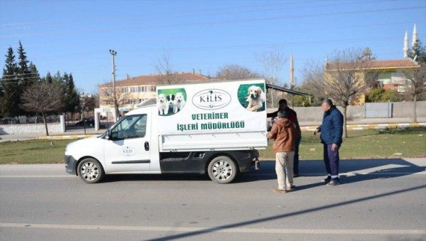 Mülteci çocuk Hüseyin yaptığıyla gözleri yaşarttı...