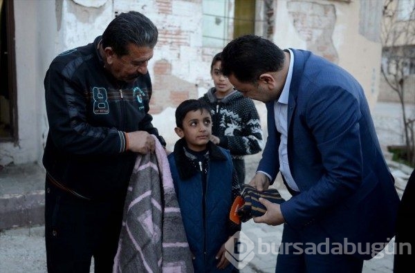 Mülteci çocuk Hüseyin yaptığıyla gözleri yaşarttı...