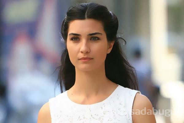Hangi ünlü kaç yaşında?