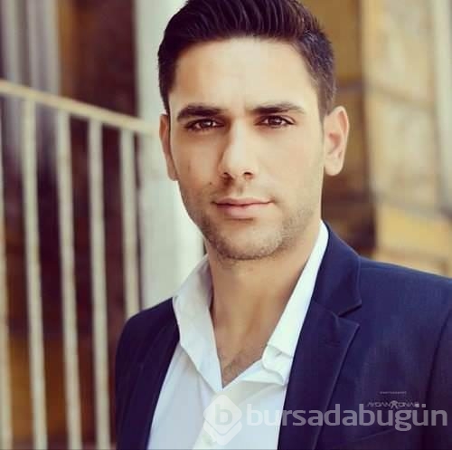 Hangi ünlü kaç yaşında?