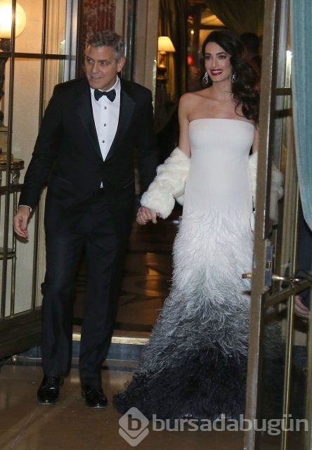 Hamile olduğunu açıklayan Amal Clooney ilk kez görüntülendi