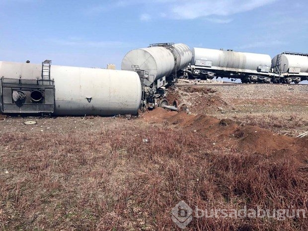 Diyarbakır'da yük trenine bombalı saldırıdan kareler