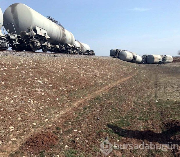 Diyarbakır'da yük trenine bombalı saldırıdan kareler