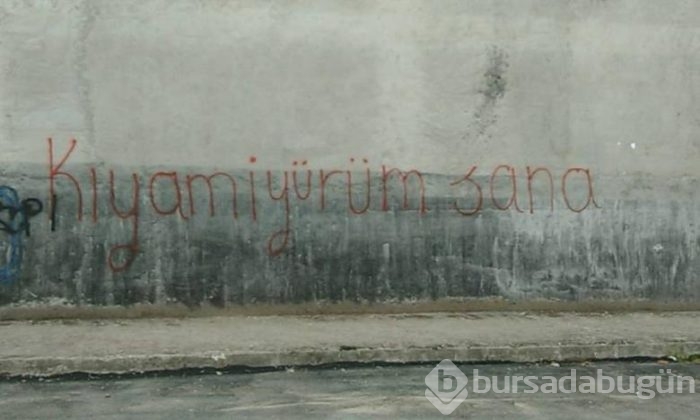 Atarlı ve sitem dolu duvar yazıları