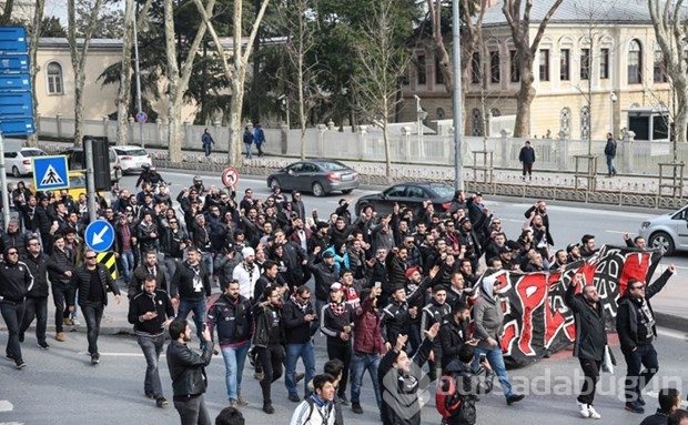 Beşiktaş taraftarı TT Arena'ya doğru yola çıktı