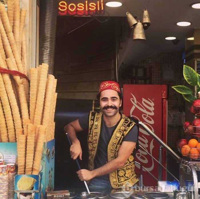 Usta oyuncu yeni filmi için kadın kılığına girdi