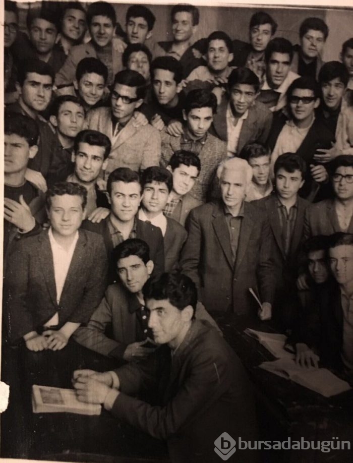 Deniz Gezmiş'in ilk kez yayınlanan lise yıllarına ait fotoğrafları