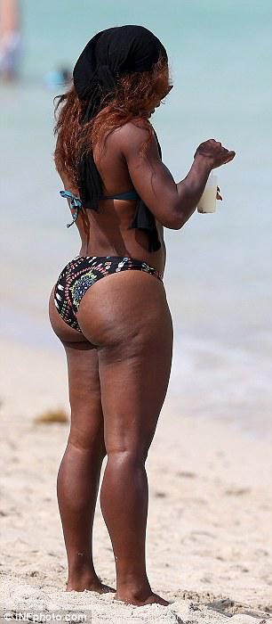 Serena Williams yılın yorgunluğunu atıyor...
