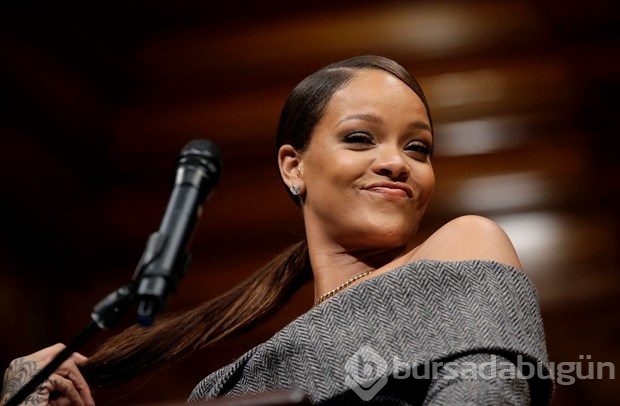 Rihanna: Sonunda Harvard'lı oldum!