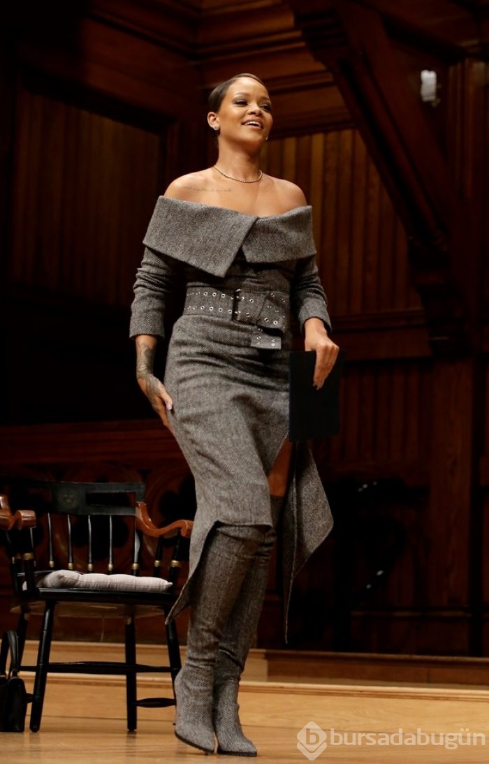 Rihanna: Sonunda Harvard'lı oldum!