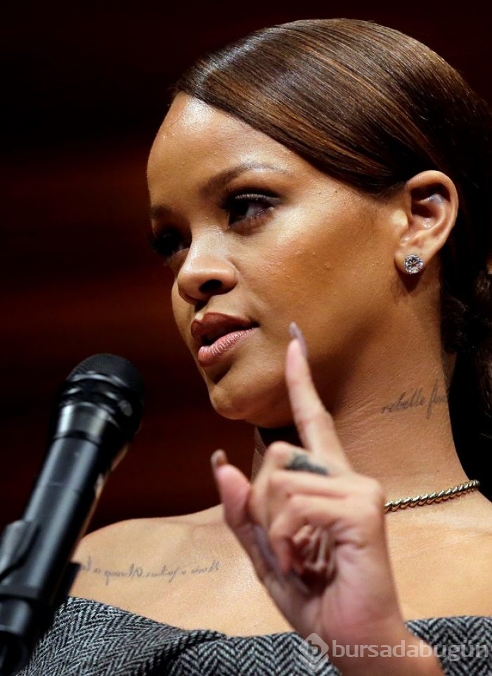 Rihanna: Sonunda Harvard'lı oldum!
