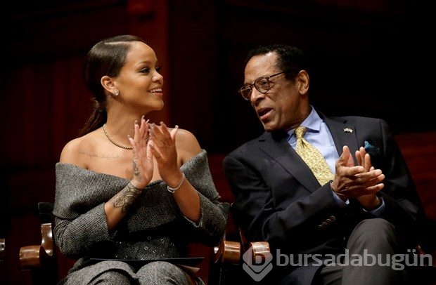 Rihanna: Sonunda Harvard'lı oldum!