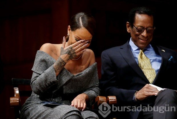 Rihanna: Sonunda Harvard'lı oldum!