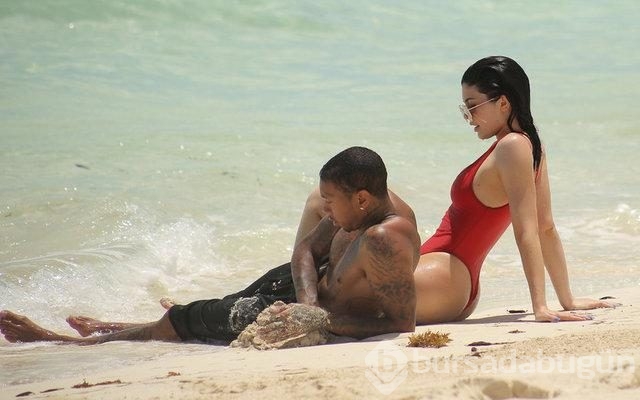 Kylie Jenner nişanlandı mı?