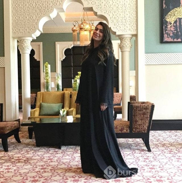 Model Ebru Şancı Umre'ye yolcusu