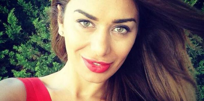 Model Ebru Şancı Umre'ye yolcusu