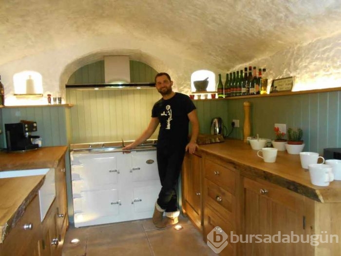 Kendine 'orta dünya evi' inşa etti!