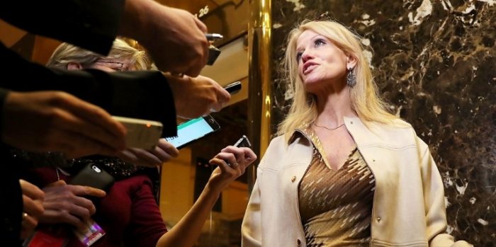Beyaz Saray skandalının öznesi Kellyanne Conway kimdir?