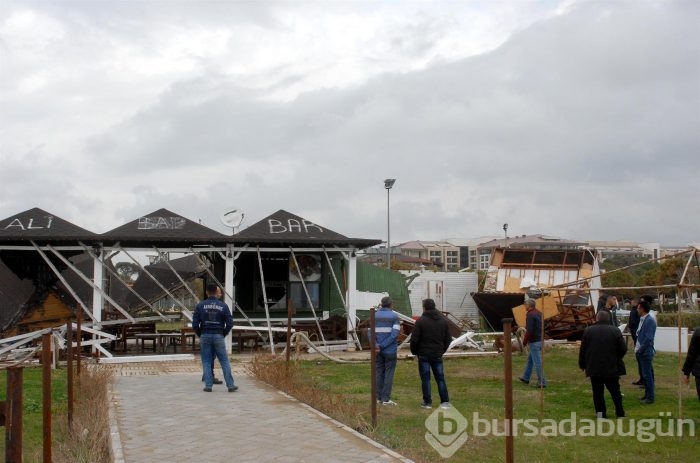 Antalya Serik'te hortum paniği yaşandı