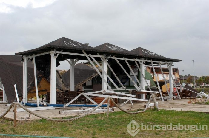 Antalya Serik'te hortum paniği yaşandı