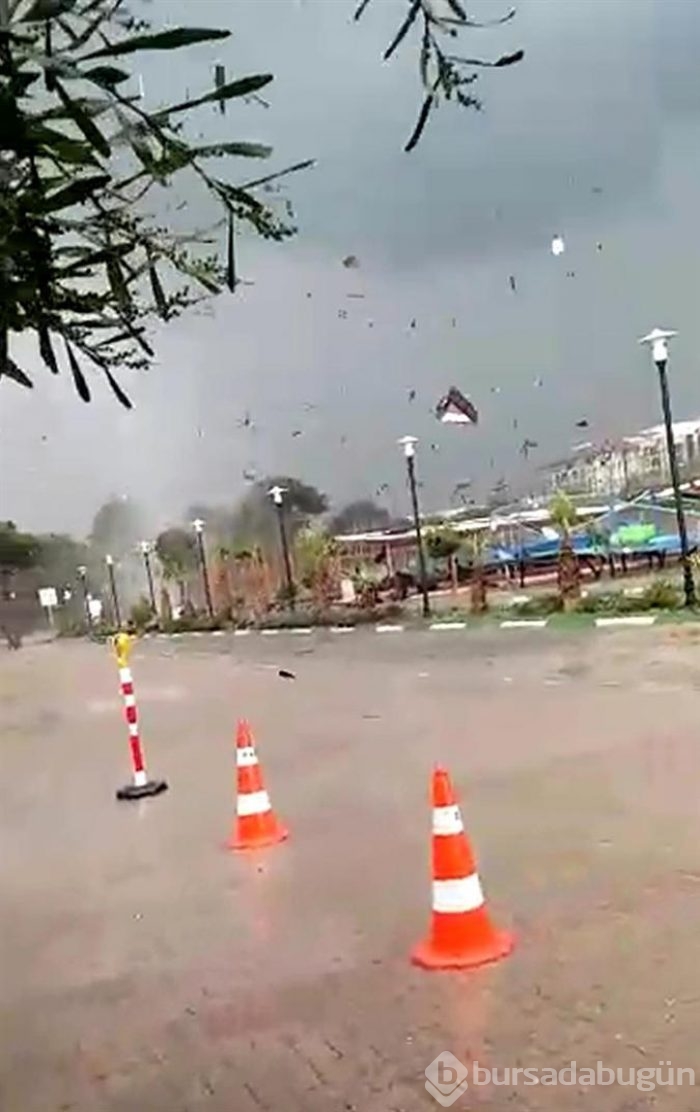 Antalya Serik'te hortum paniği yaşandı