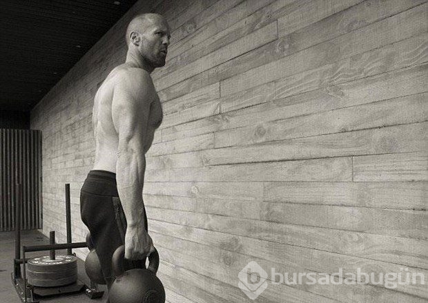 Jason Statham baba olmaya hazırlanıyor