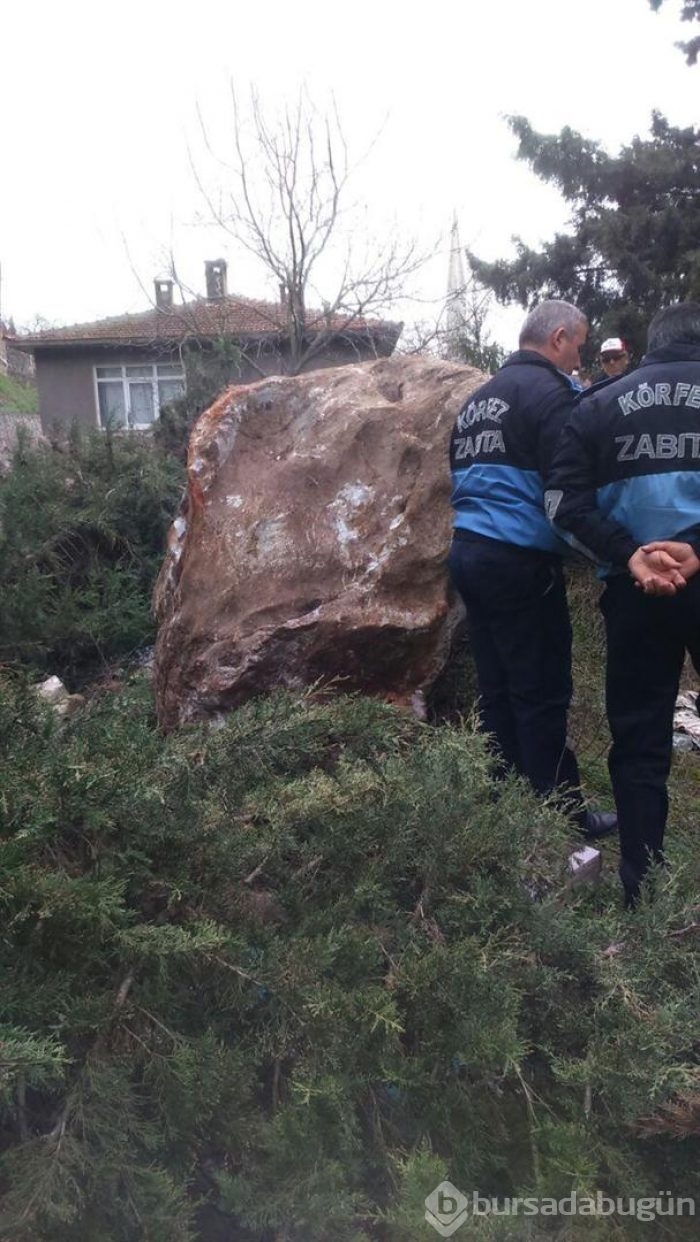 2 tonluk kaya taş ocağından mahalleye uçtu