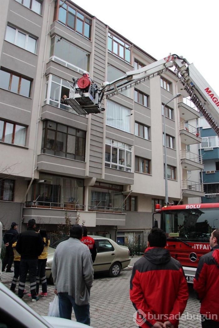 Şiddet mağduru kadını itfaiye kurtardı