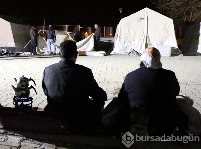 Adıyaman Samsat'ta deprem korkusu sürüyor