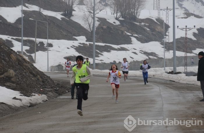 Hakkari'de koşu yaparken bayıldılar!