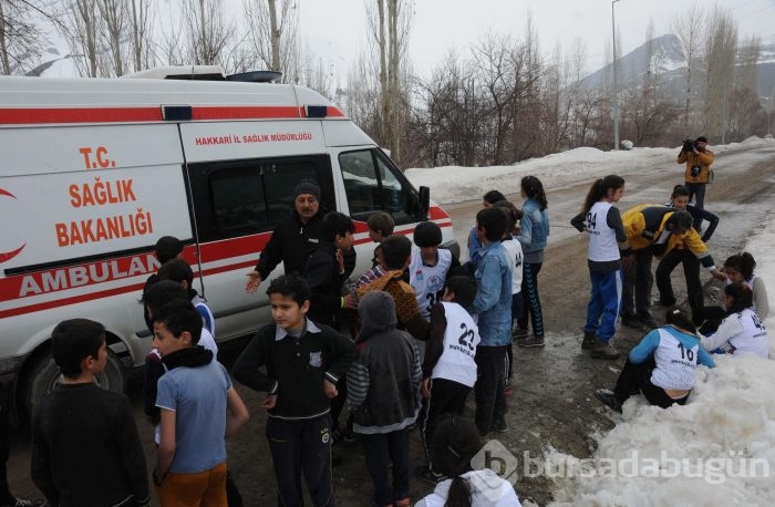 Hakkari'de koşu yaparken bayıldılar!