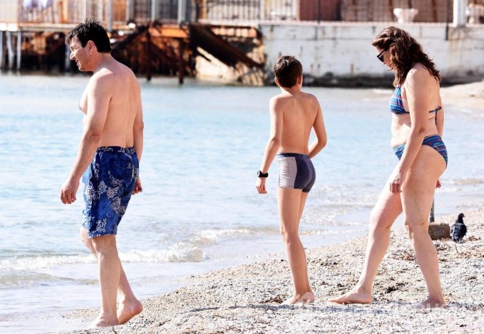 Bodrum'da hava ısınınca Rus turistler denize akın etti
