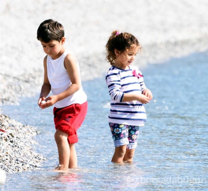 Bodrum'da hava ısınınca Rus turistler denize akın etti