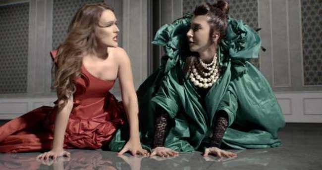 Hande Yener'den Demet Akalın'a sosyal medya göndermesi
